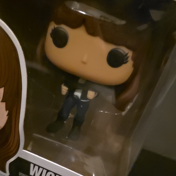 Funko Pop! Zombieland Figures - Columbus and Wichita - Picture 7 of 8